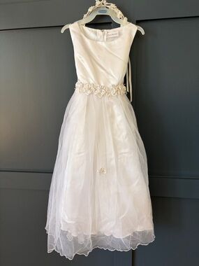 Girls size 5 flower girl first communion event dress with tiara